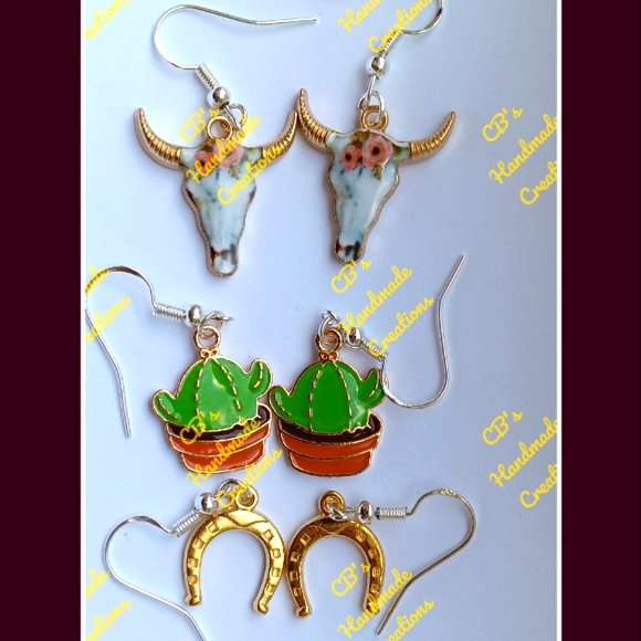 Cow Head Earrings - Picture 1 of 4